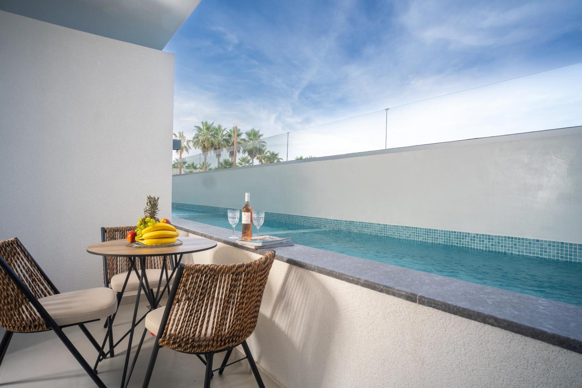 Luminous Luxury Living Aparthotel Kallithea  Eksteriør bilde